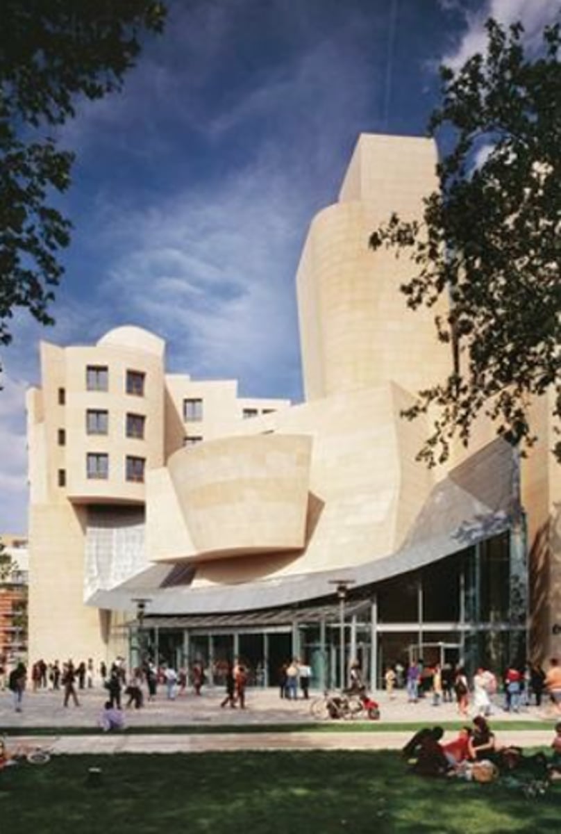 <p>an architectural style that emphasized breaking the rules of the rigid style of modern architecture</p>