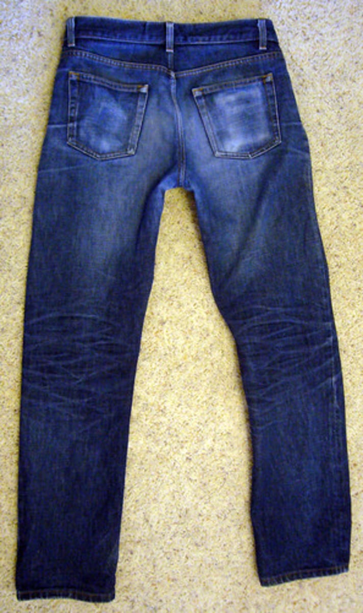 <p>jeans (niú zǎi kù)</p>