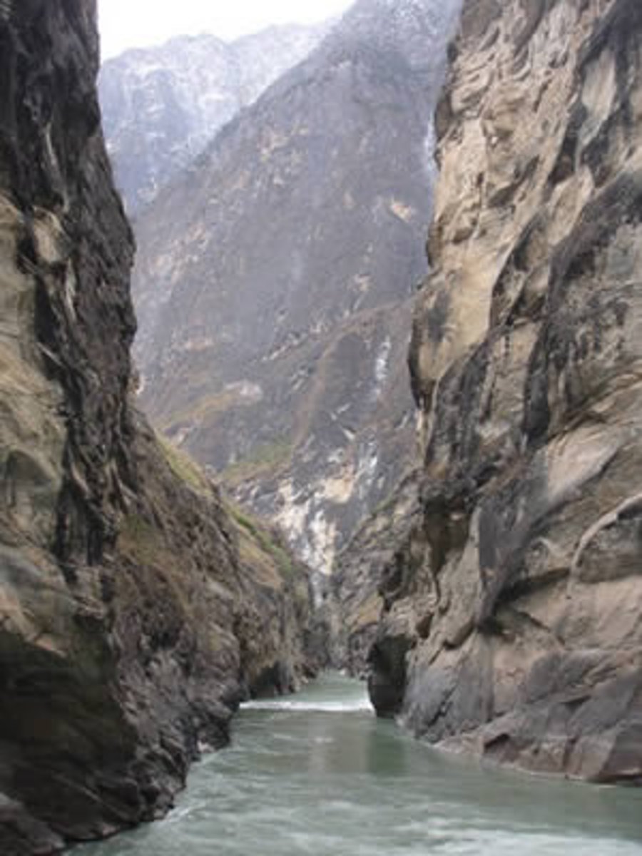 <p>The straight sided valley which is left when a waterfall retreats.</p>
