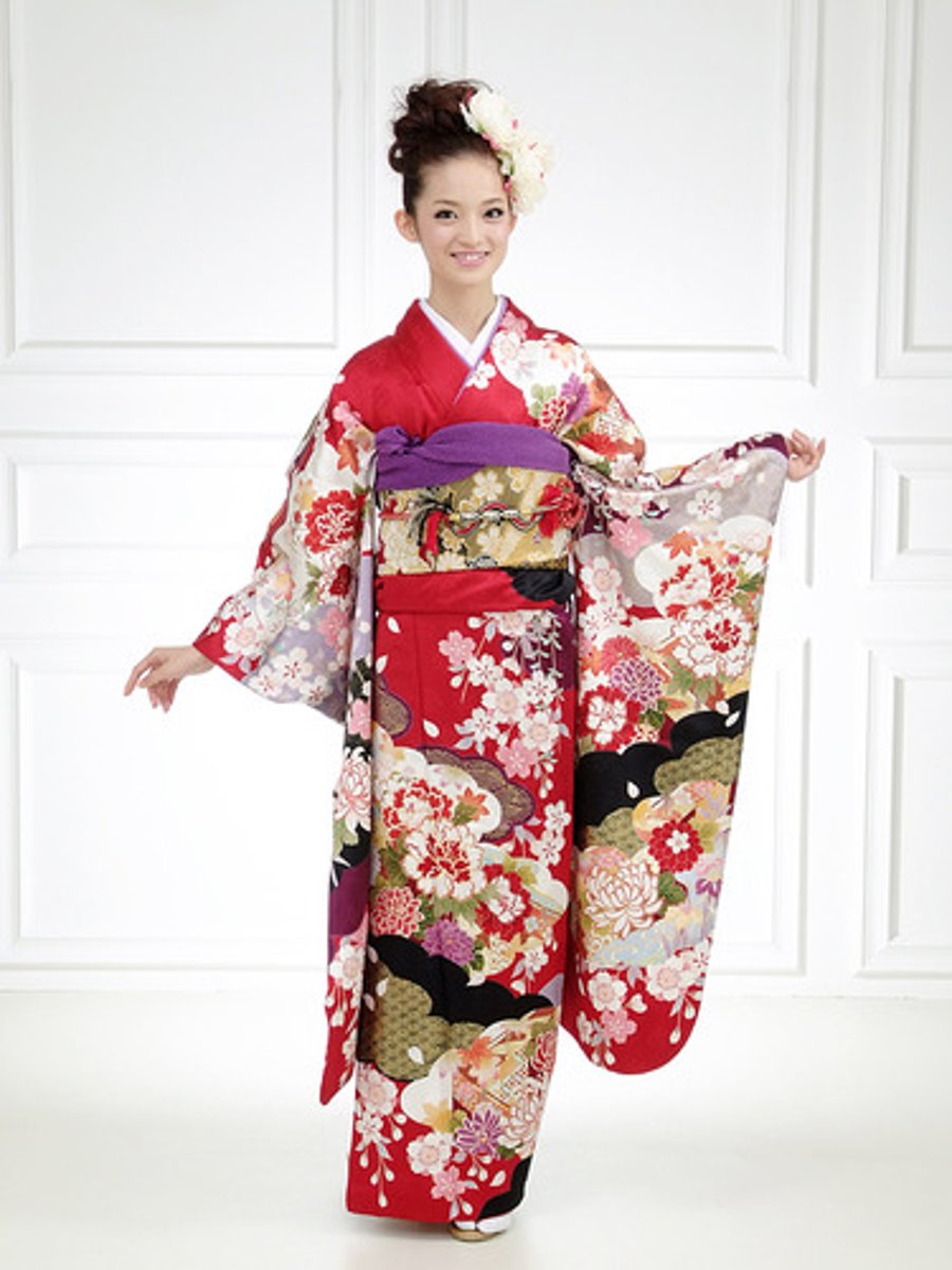 <p>lớp học cách mặc kimono</p><p>TRỨ PHÓ - GIÁO THẤT</p>