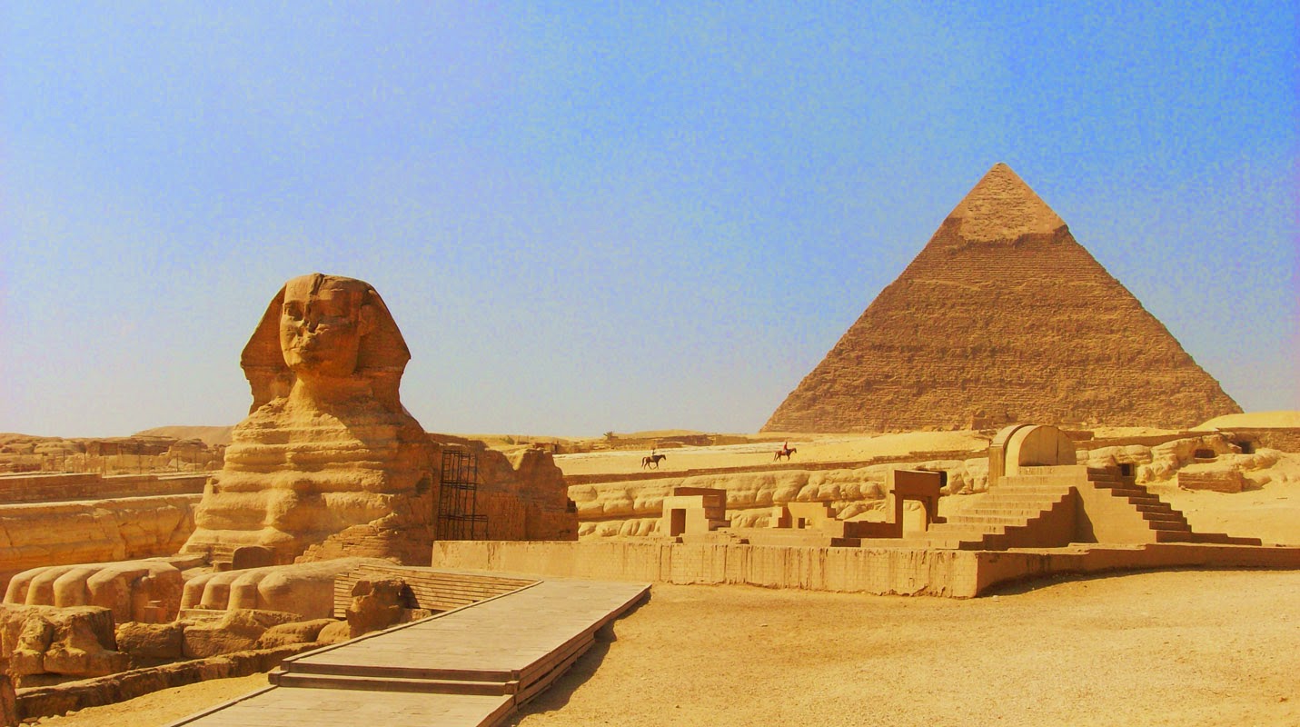 <p><span style="font-family: PT Sans Narrow, sans-serif">17 - Great Pyramids (Menkaure, Khafre, Khufu) &amp; Great Sphinx</span><br><span style="font-family: PT Sans Narrow, sans-serif">Giza, Egypt. Old Kingdom, 2550-2490 BCE. Limestone</span></p><ul><li><p>3 Great Pyramids built for Khufu, Khafre and Menkaure (in order of largest to smallest, and chonologically)</p><ul><li><p>Khafre’s Pyramid has a Sphinx (lion with human head) nearby, carved into the bedrock as a symbol of royal power</p></li></ul></li><li><p>Symbolic properties</p><ul><li><p>4 corners aligned with cardinal points, once had a white layer covering</p></li></ul></li><li><p>Burial sites for pharaohs</p><ul><li><p>3 major pyramids for 3 rulers over 3 generations</p></li></ul></li></ul><p></p>