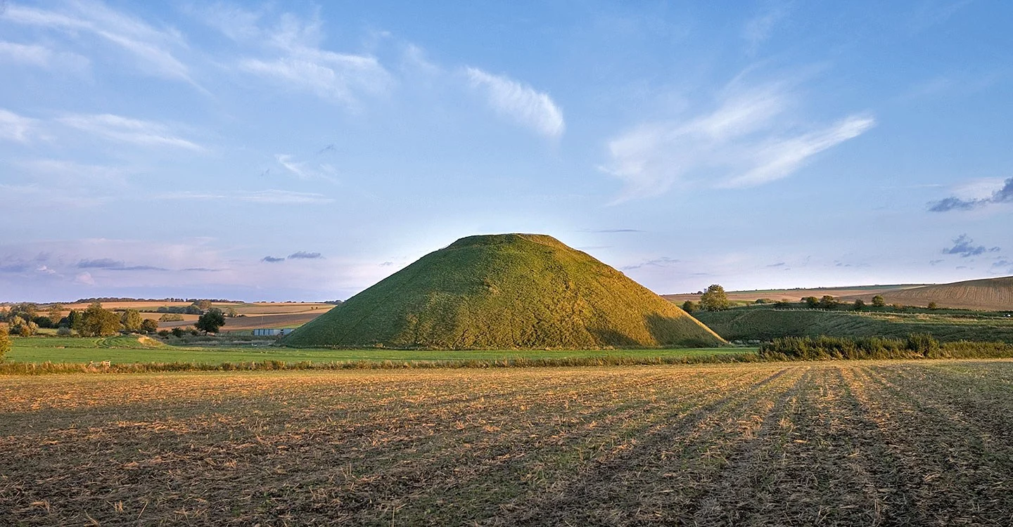 <p>i was still on the <strong>hill</strong> which my laboratory had been situated once</p>