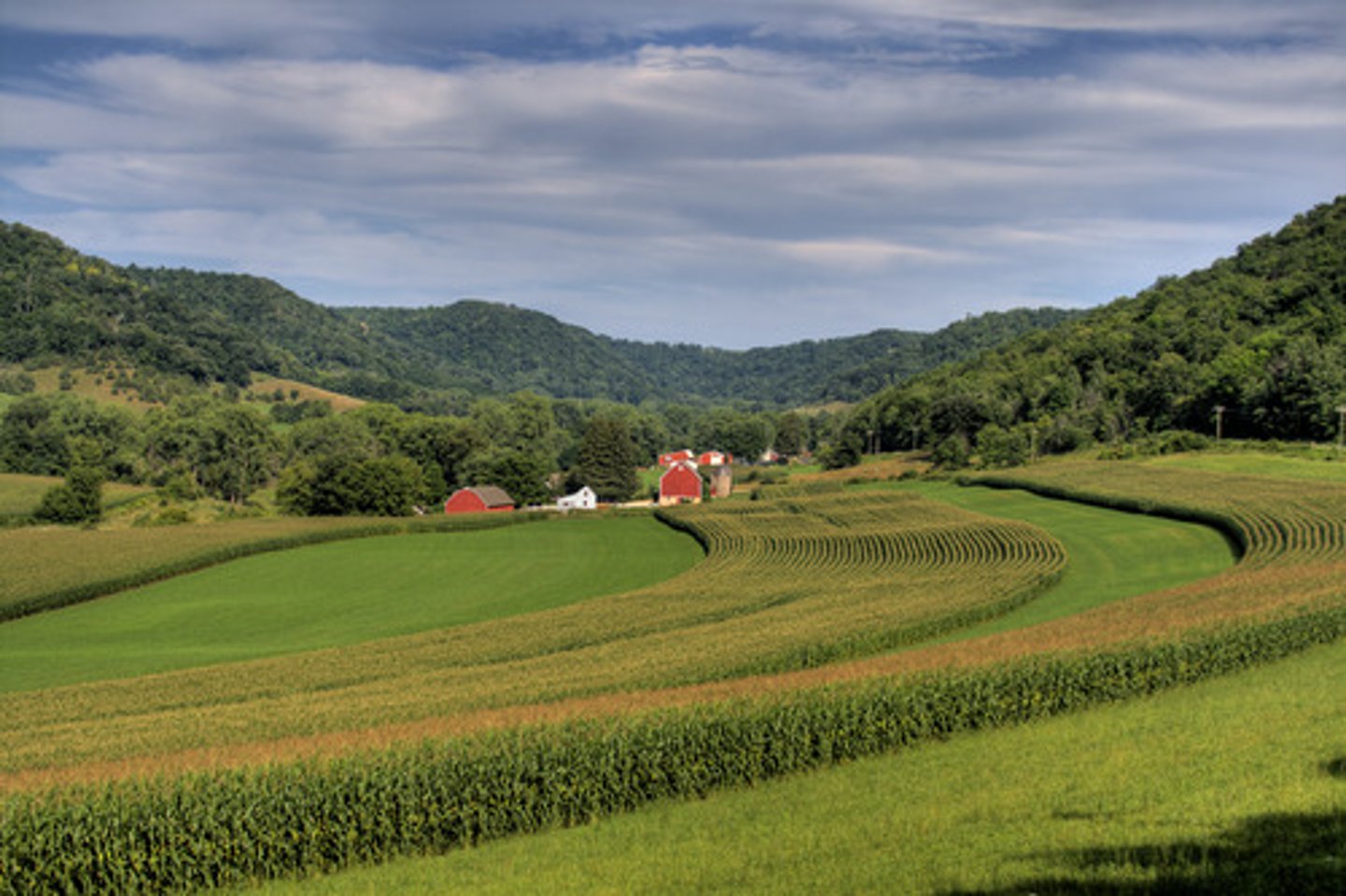 <p>The ratio of the number of farmers to the total amount of land suitable for agriculture.</p>