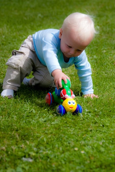 <p>Piaget's 1st stage of COGNITIVE development (from birth - 2 years of age) during which infants know the world mostly in terms of their SENSORY impressions and MOTOR activities</p>