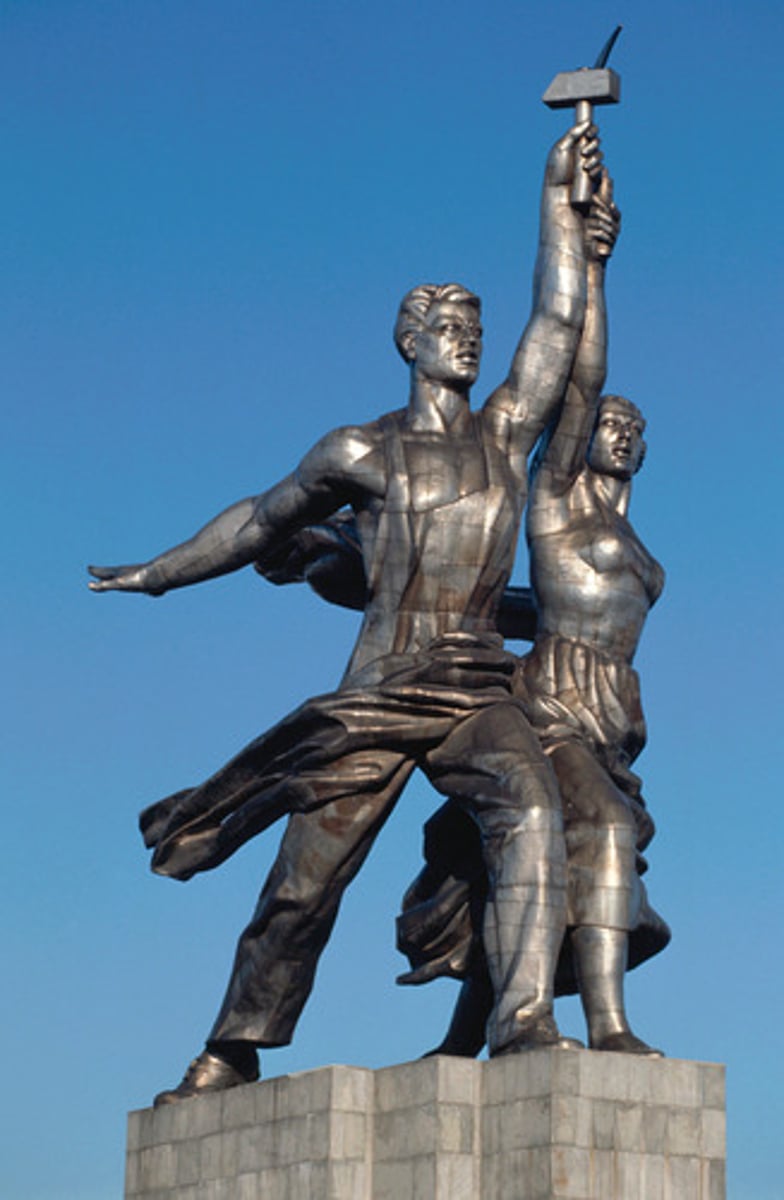 <p>regards a system of agricultural organization whereas farm laborers are not compensated via wages. Rather, the workers receive a share of the farm's net productivity</p>