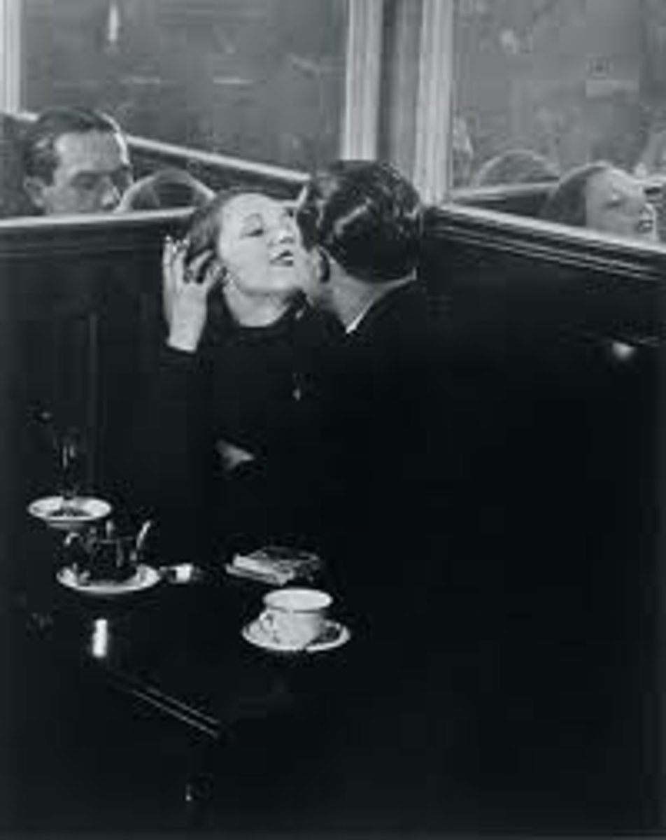 <p>Took photos in Paris, mostly at night. Both people and places.</p>