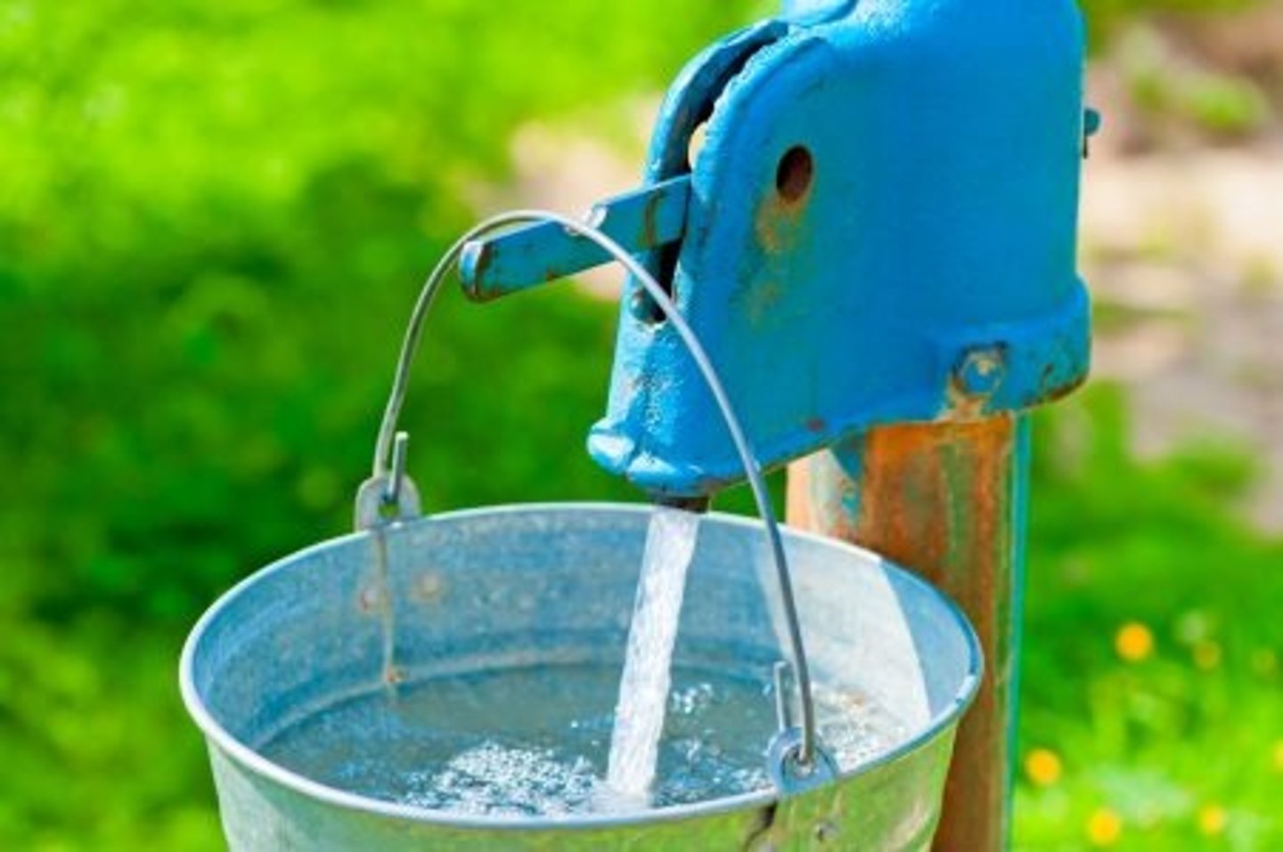 <p>to fill (a basin or bucket) with water</p>
