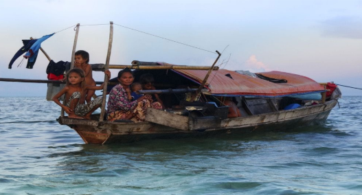 <p>House structure is walled on sides by wooden boards with windows and door openings; Use of G.I. sheets for roofing of up to 3 ft./ 0.90m. for the Badjaos to squat while inside; Size depends on family economic status; “Floating barong-barong of the Southern sea”</p>