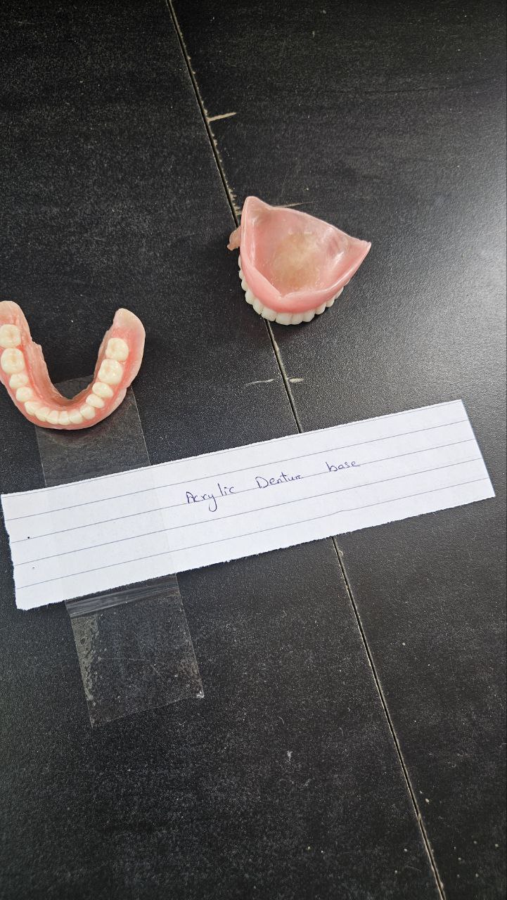 <p>Acrylic denture base</p>