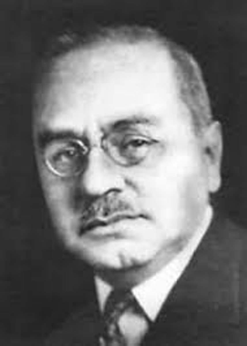 <p>1870-1937; Field: neo-Freudian, psychodynamic; Contributions: basic mistakes, style of life, inferiority/superiority complexes, childhood influences personality formation; Studies: Birth Order</p>