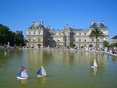 Kids enjoy sailing boats in the pond of this popular Parisian park.