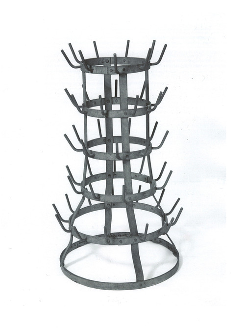 <p>Stojan na sušení lahví duchamp</p>