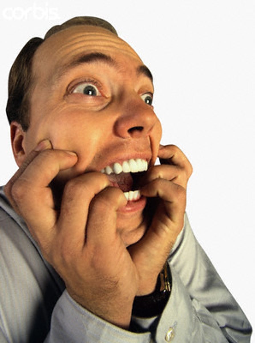 <p>переляканий</p>