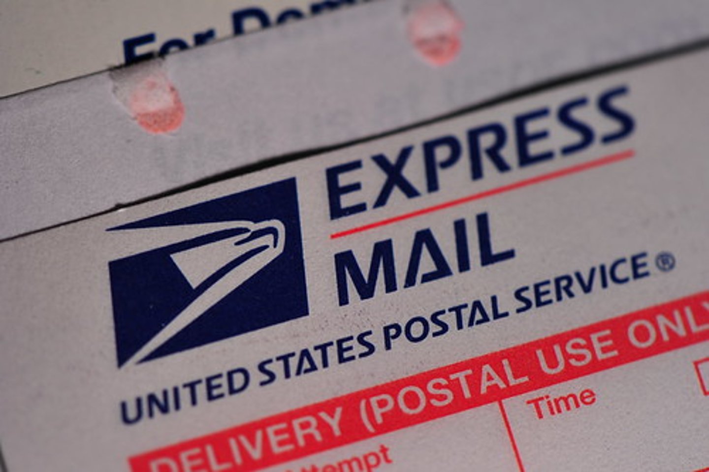 <p>chuyển phát nhanh</p>