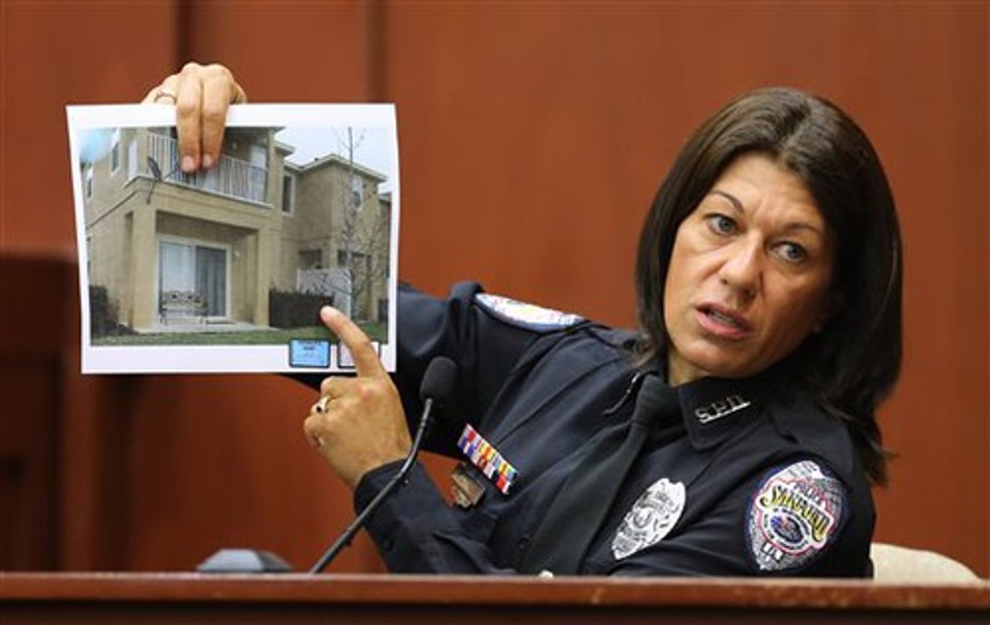 <p>(n) /ˈek.spɜːt/ chuyên gia, chuyên viên</p>