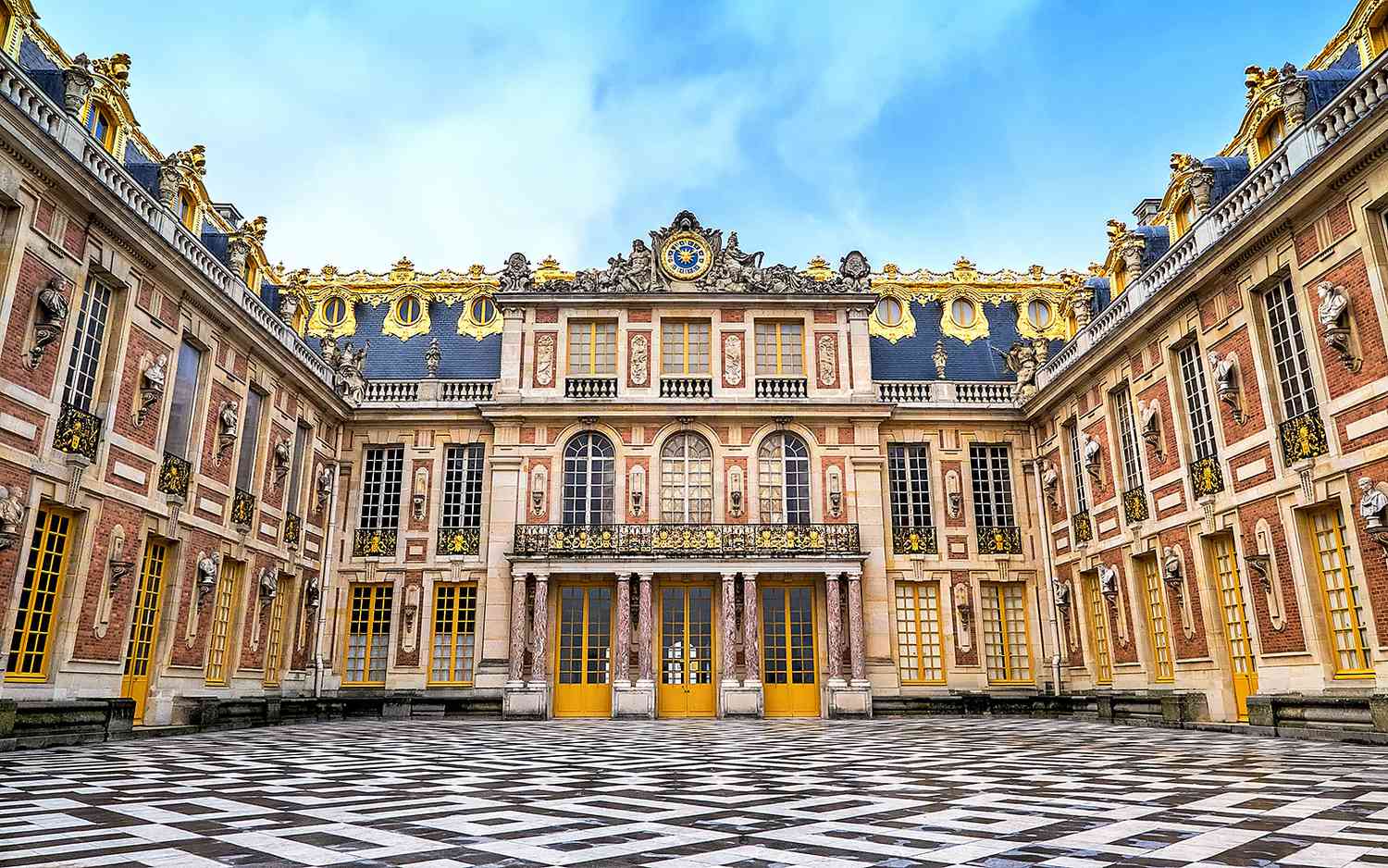 <p>Palace at Versailles</p><ul><li><p>Courtyard</p></li><li><p>Hall of Mirrors</p></li><li><p>Gardens</p></li></ul><p></p>