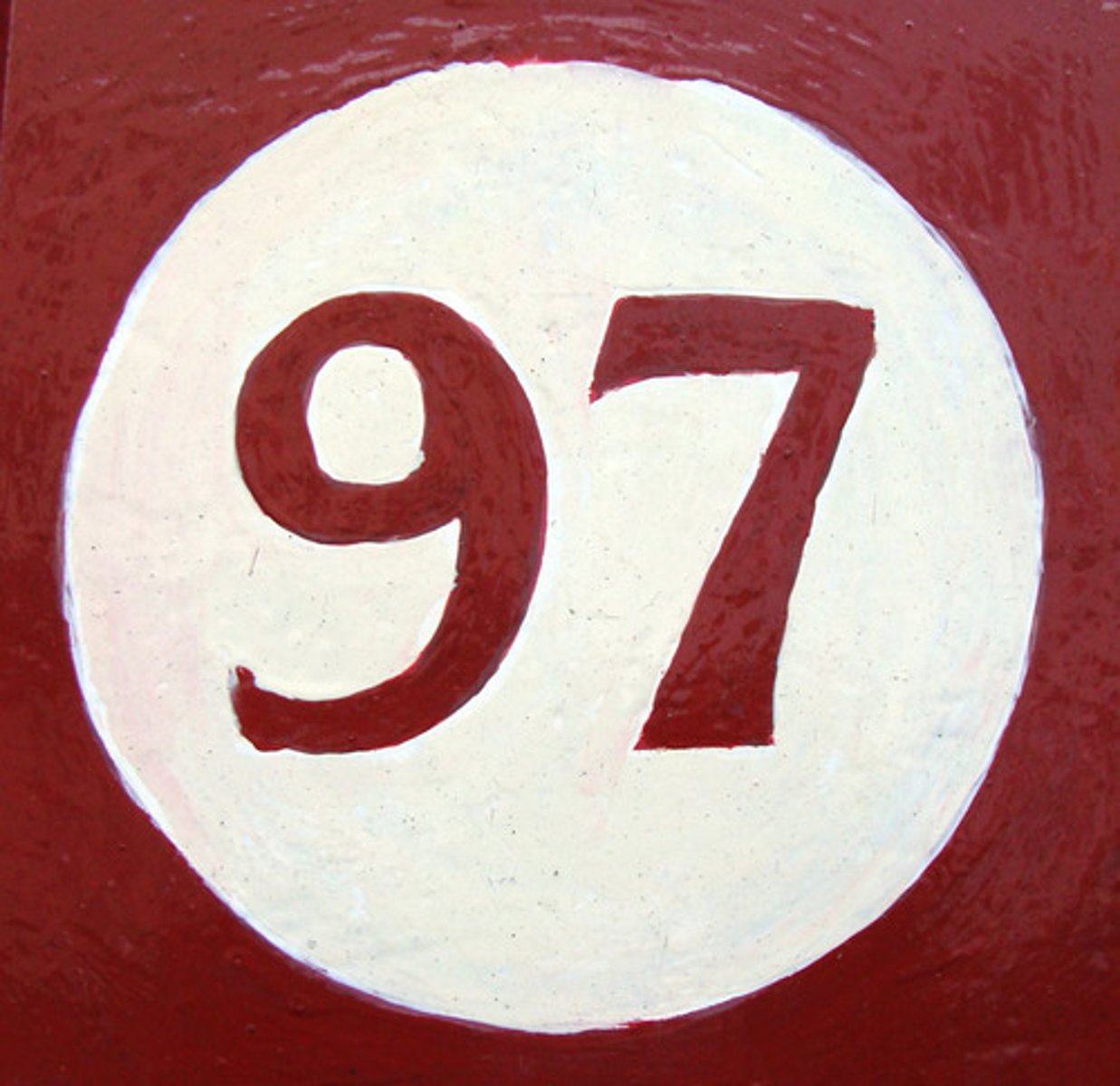 <p>noventa y siete</p>
