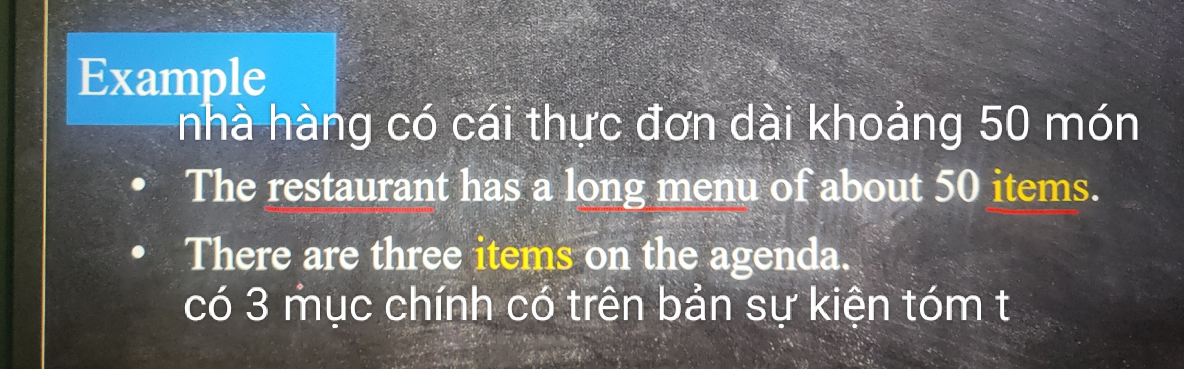 <p>vật , hàng hóa </p>