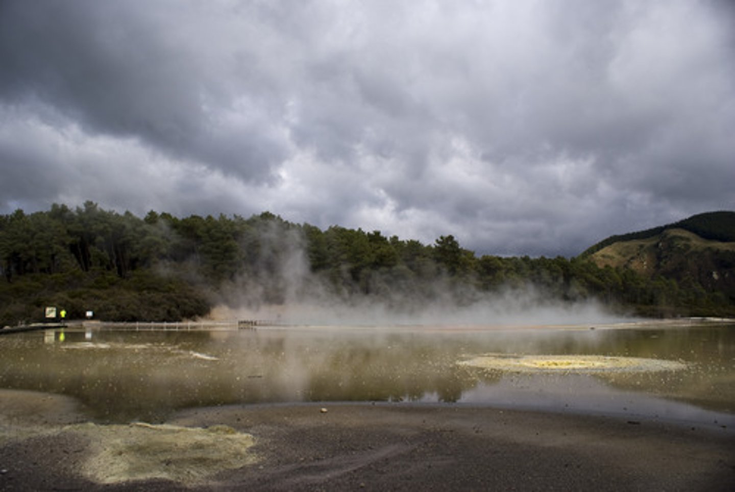 <p>A temperature increase in a body of water that is caused by human activity and that has a harmful effect on water quality and on the ability of that body of water to support life.</p>