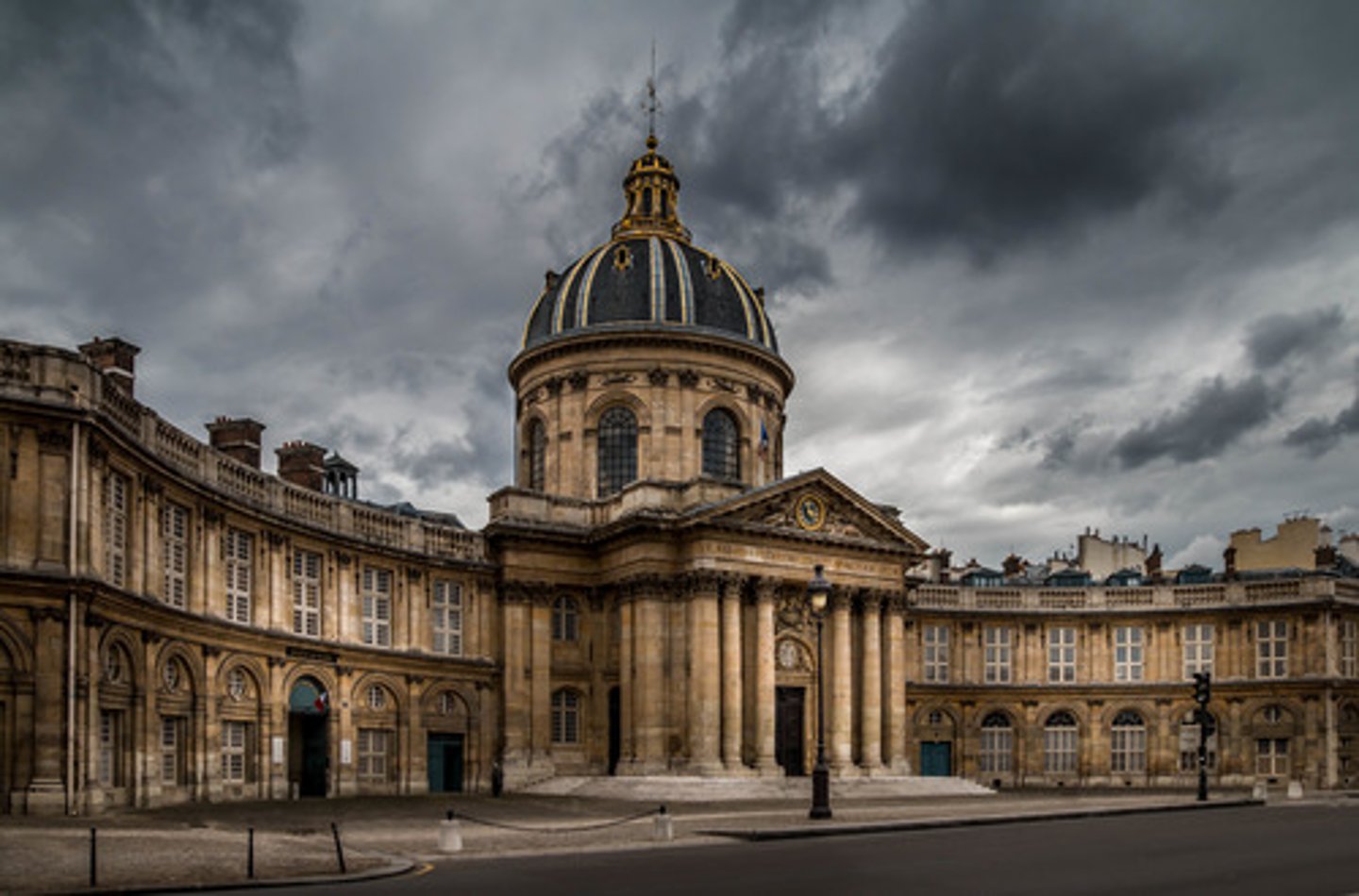 <p>Institution qui préserve la langue française</p>