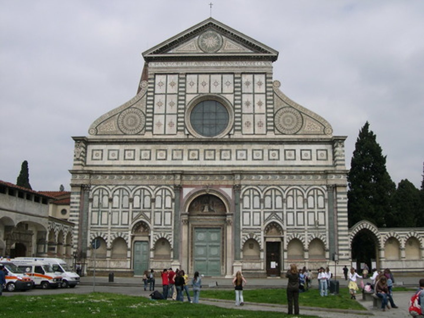 <p>facade (front of building)</p>