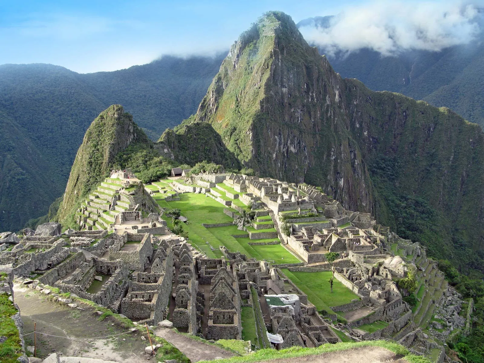 <ul><li><p>capital of the Inca Empire</p></li><li><p>In the shape of a puma</p></li></ul><p></p>