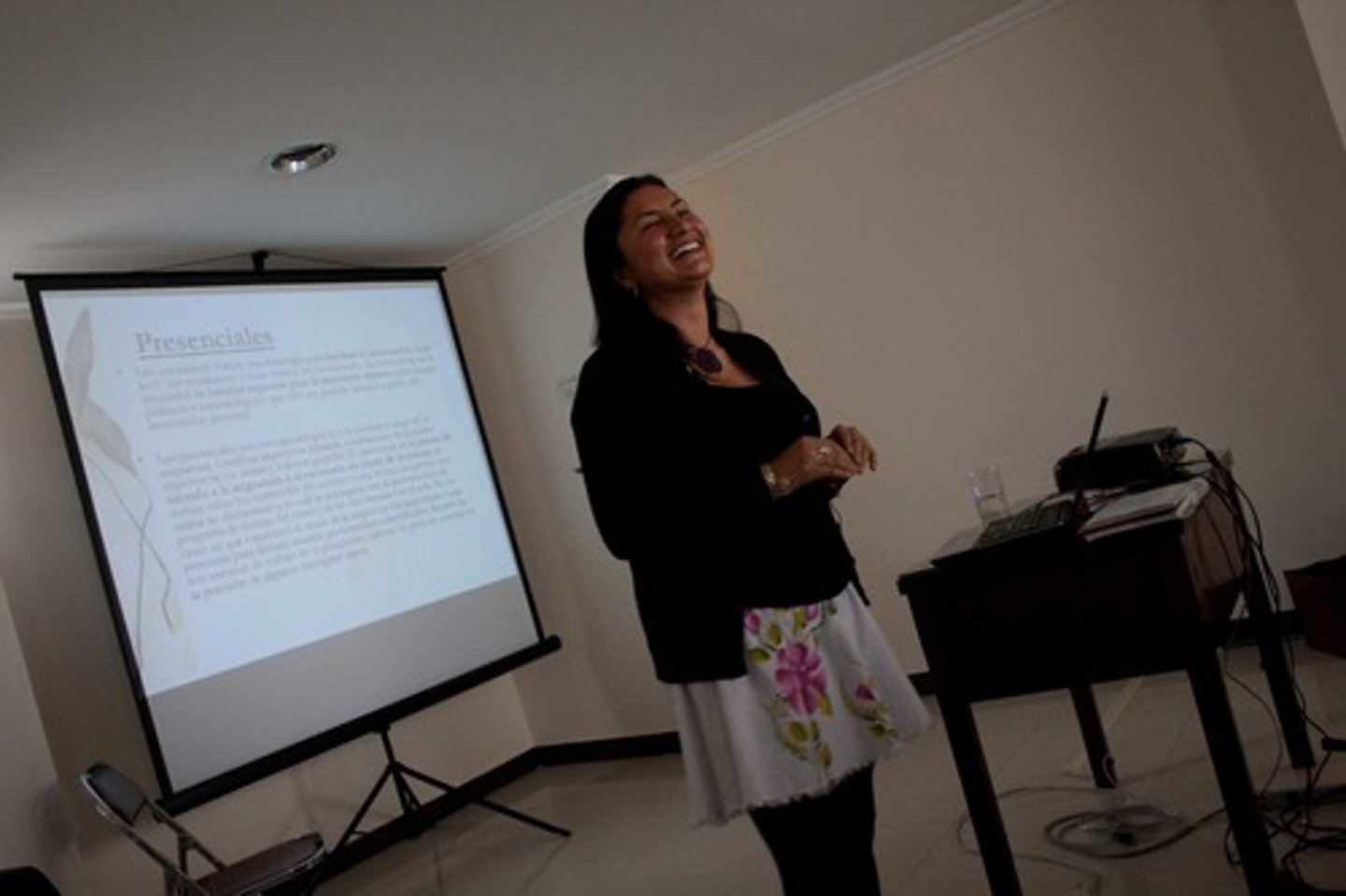 <p>enseñar</p>