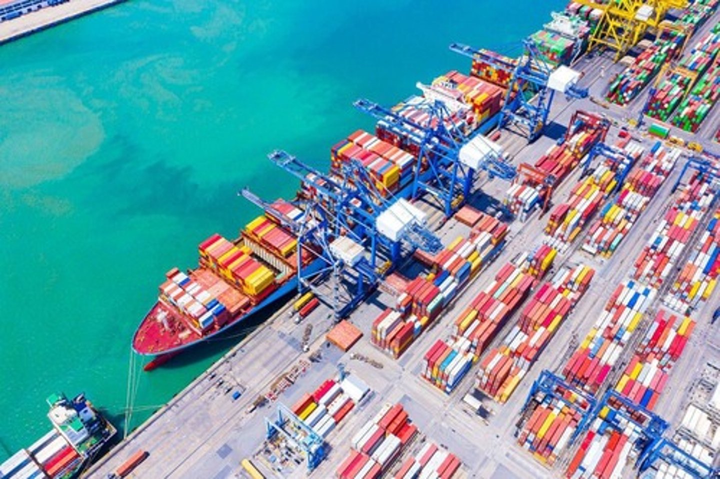 <p>sea ports and other major transportation hubs like airports and railroad stations that ship and deliver bulk quantities of unpackaged goods like coal or timber.</p>