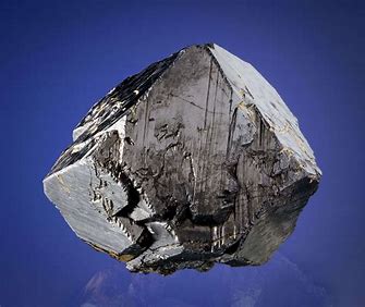 nonmetallic, fracture, attracted to a magnate, dark grey