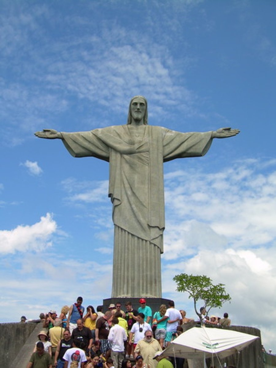 <p>n. people who pay for the wrongdoing of others</p>