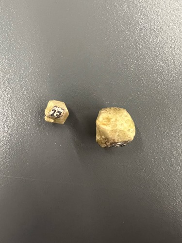 <ul><li><p>Tan</p></li><li><p>Hardness: 6.5-7</p></li></ul>