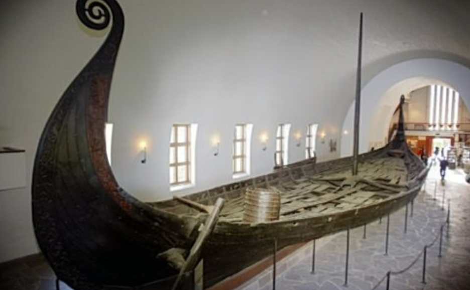 <p>Viking Oseberg Ship (Early Medieval)</p>