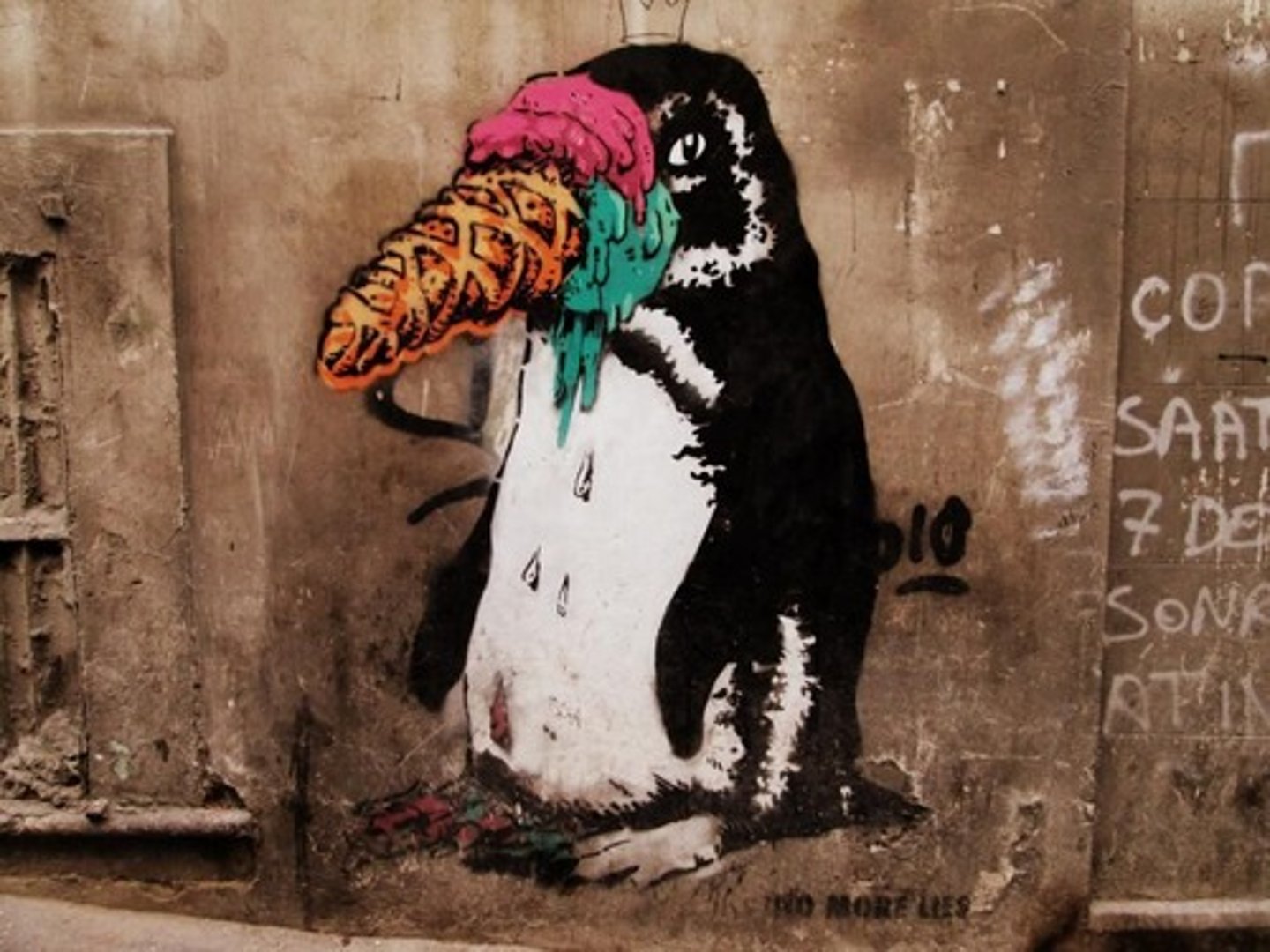 <p>-Stencils of whimsical animals or politically</p><p>charged imagery</p><p>-Istanbul</p>