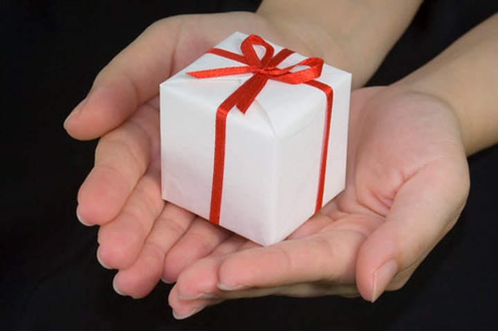 <p>gift</p>