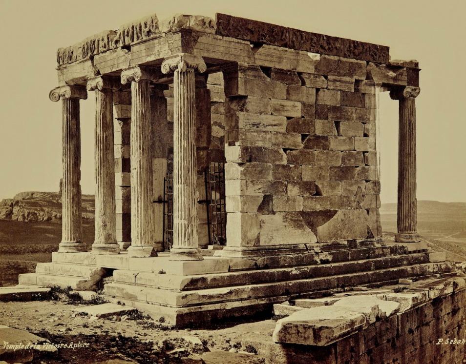 <p>Tragend/Lastende Bauweise</p><p class="s19">• Wichtige Elemente:</p><p class="s22">• Säulen -&gt; (Basis) – Schaft – Kapitell</p><p class="s22">• Säulenordnung</p><p class="s22">• Tempeltypen</p>