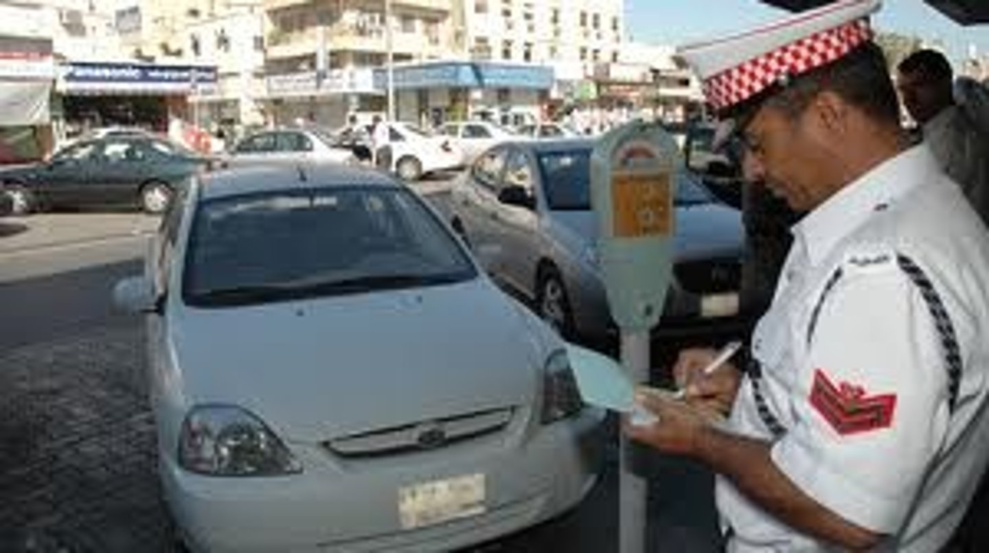 <p>vi phạm luật giao thông</p>