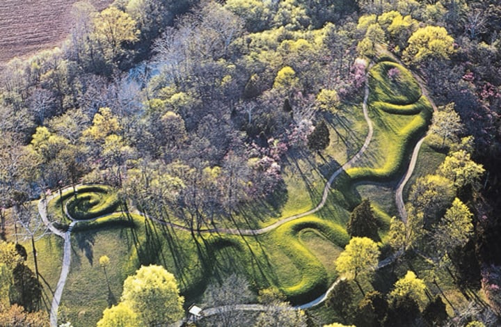 <p>Great Serpent Mound</p>