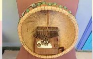 <p>What is the intrument used to amplify the sound of the mbira?</p>
