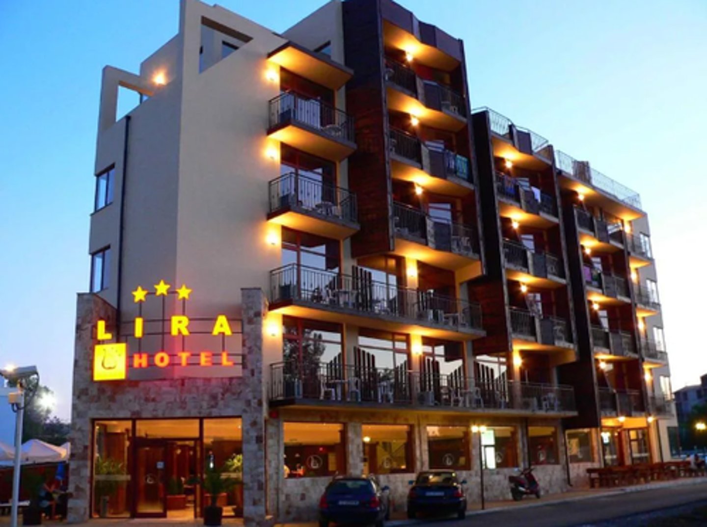 <p>a 3 star hotel</p>