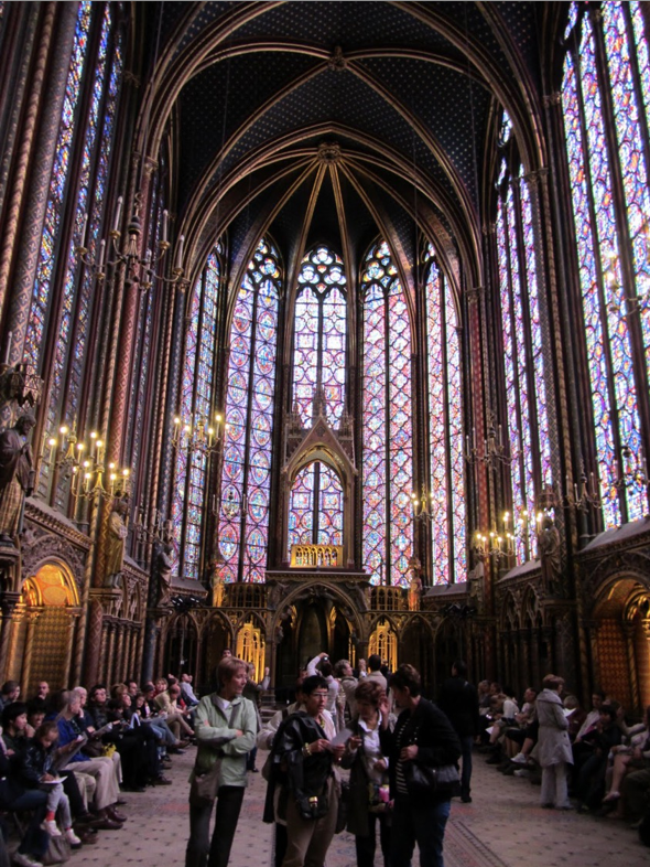 <ul><li><p>Small chapel w/ the supposed relic of Christ's crown of torns</p></li><li><p>Pointed arches & vault are able to help open up the wall to add the beautiful stain glass</p></li></ul><p></p>