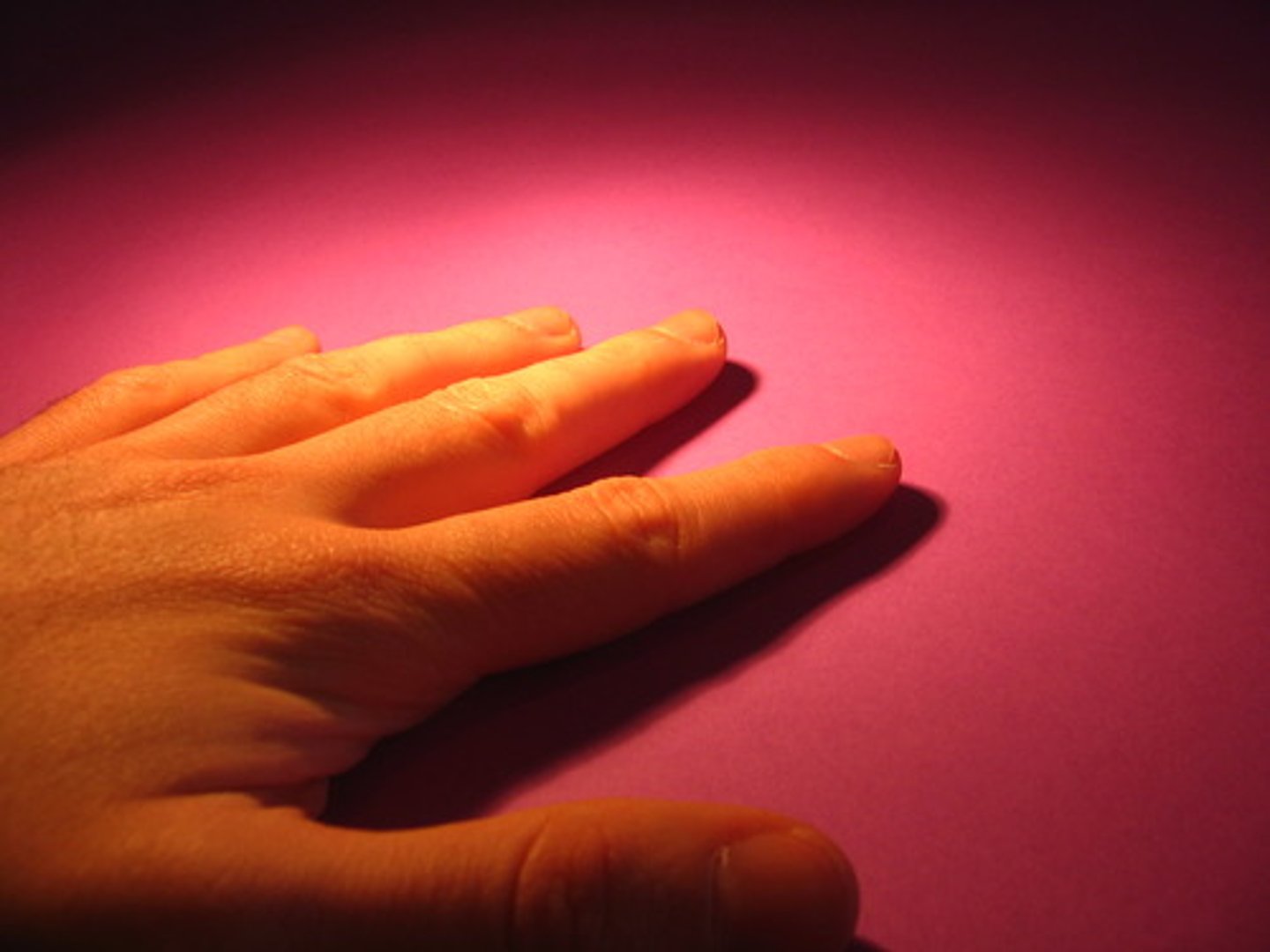 <p>goods that can be touched</p>