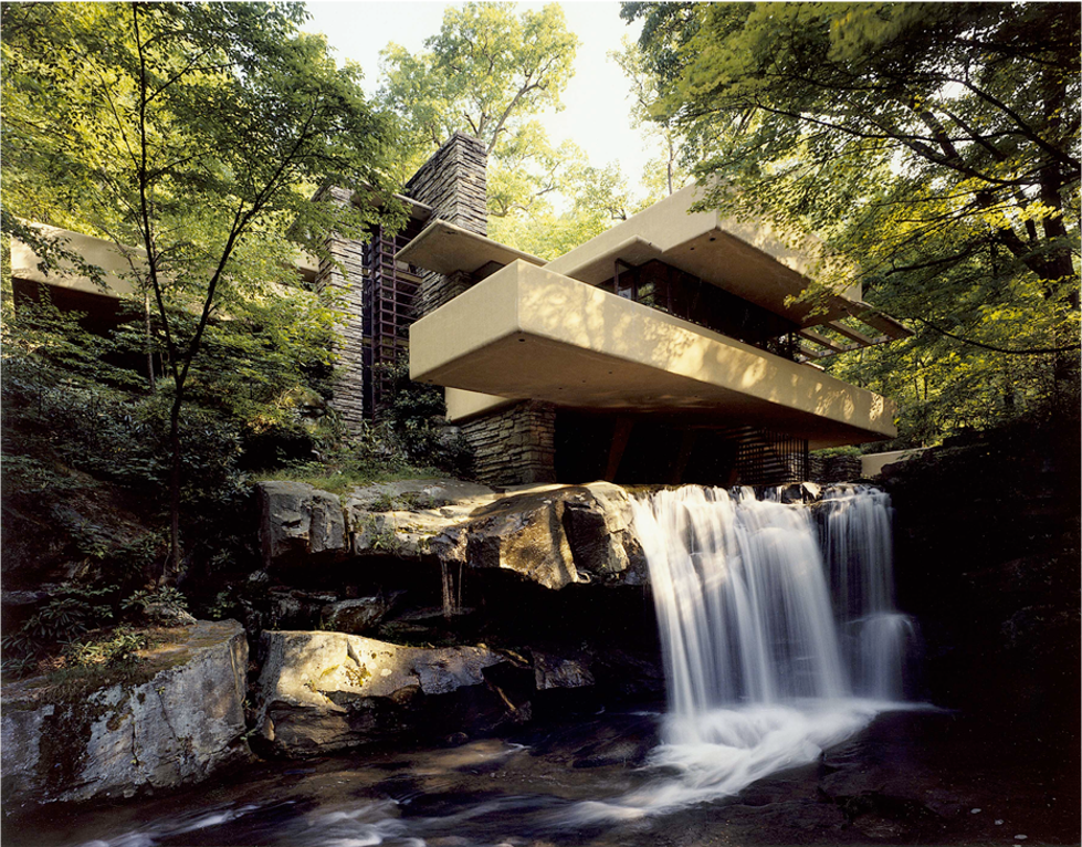 <p><span style="color: rgb(34, 87, 122)"><strong>Falling Water</strong></span></p>