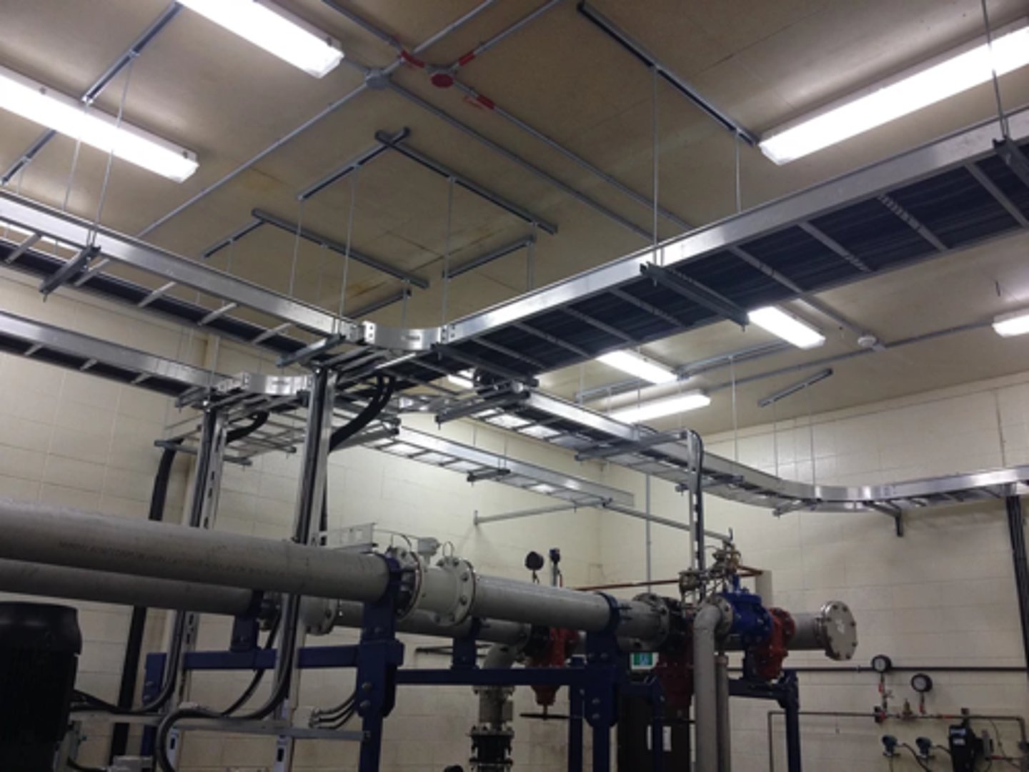 <p>Busway / Cablebus</p>