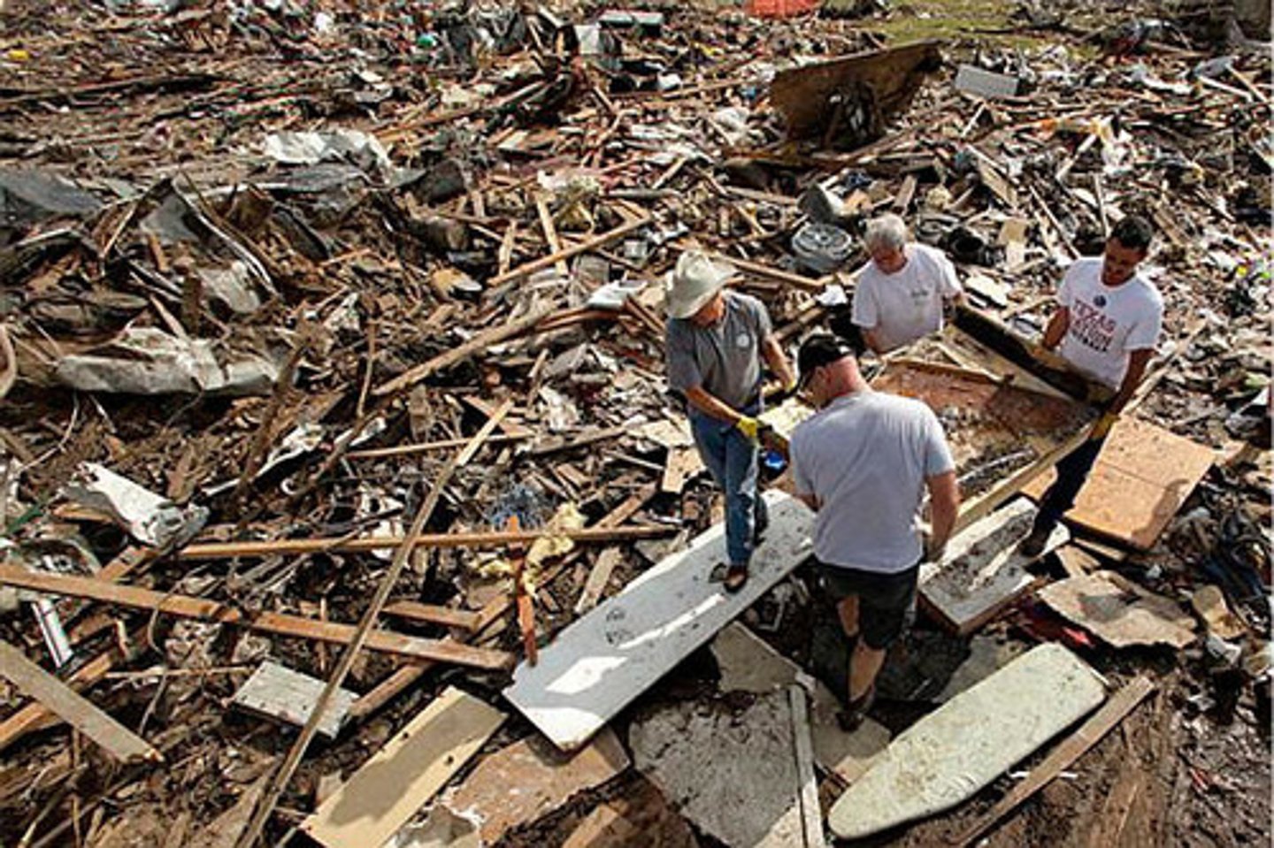 <p>Bits and pieces of rubbish; "stuff"</p>