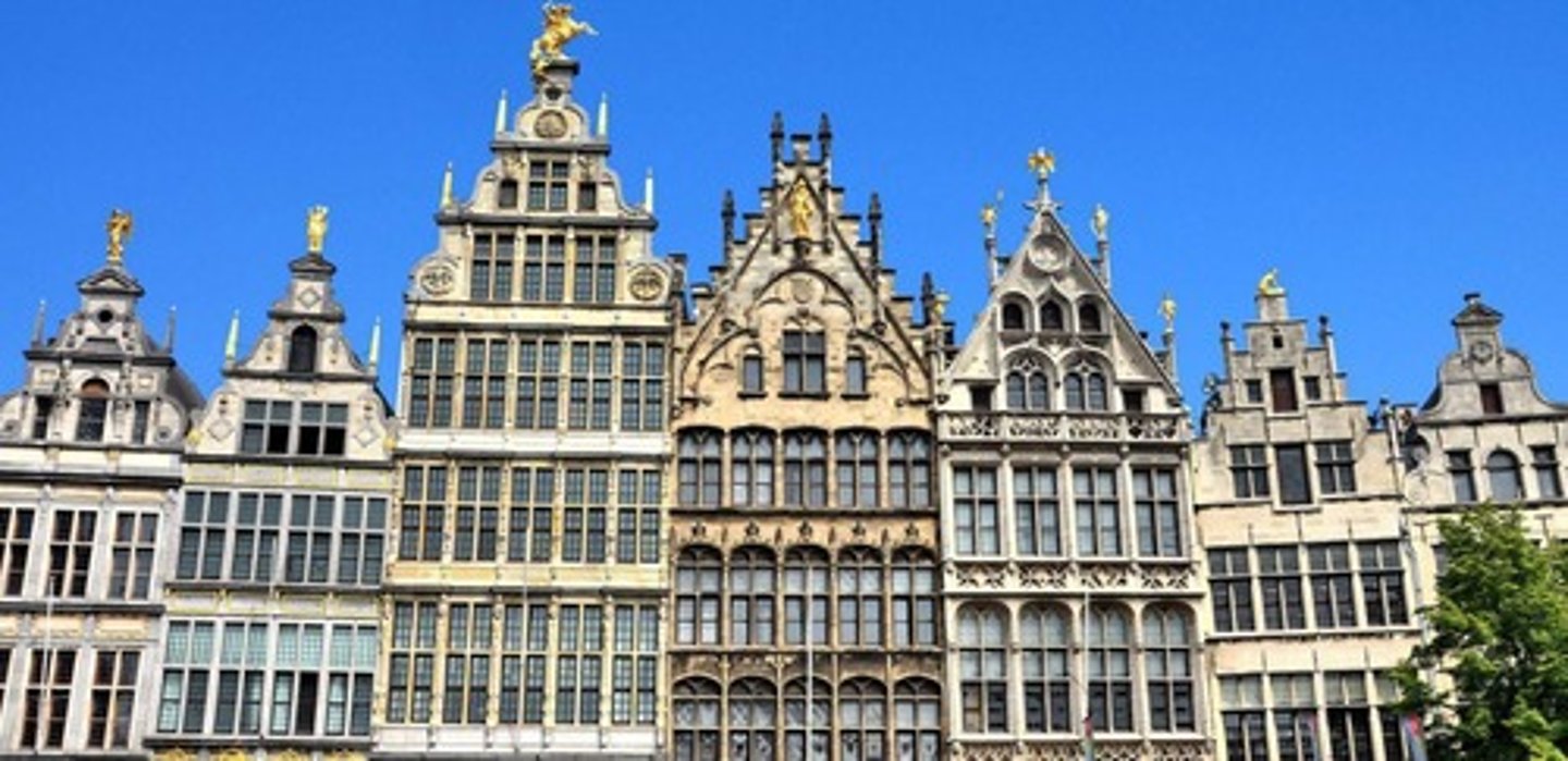<p>are Belgian-Baroque &amp; Rococo fantasies indicating the wealth of craftsmen &amp; tradesmen. The names of the houses are often indicated by a little statue or some part of the decoration. No house numbers were given but names</p>