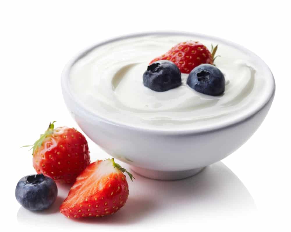 <p>(adj) Food or drink which contains a lot of cream or milk, usually it has a soft smooth texture and appearance.</p>