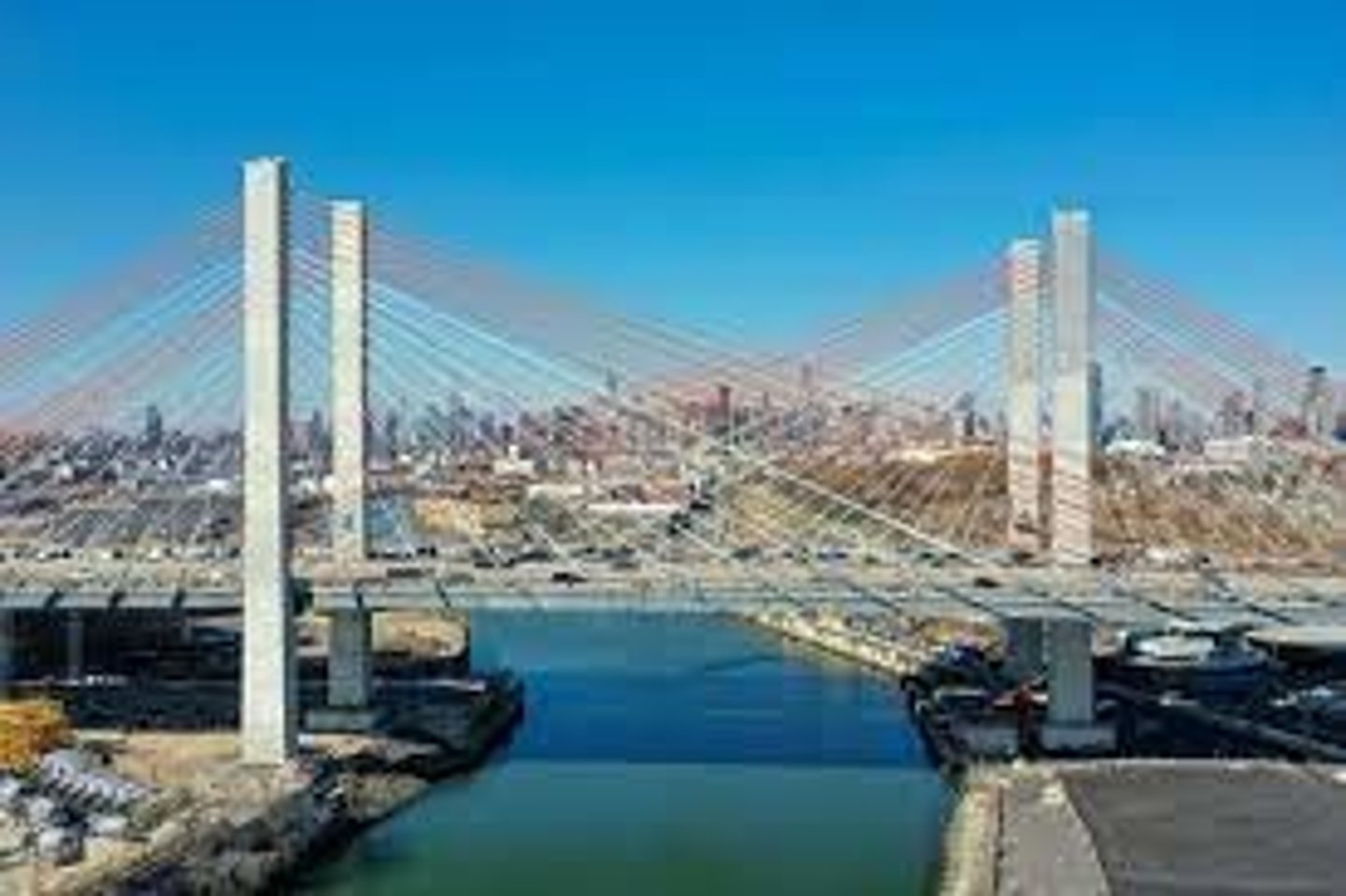 <p>Designed by John Augustus Roebling between 1869-1883. It is a suspension bridge that uses tension</p>