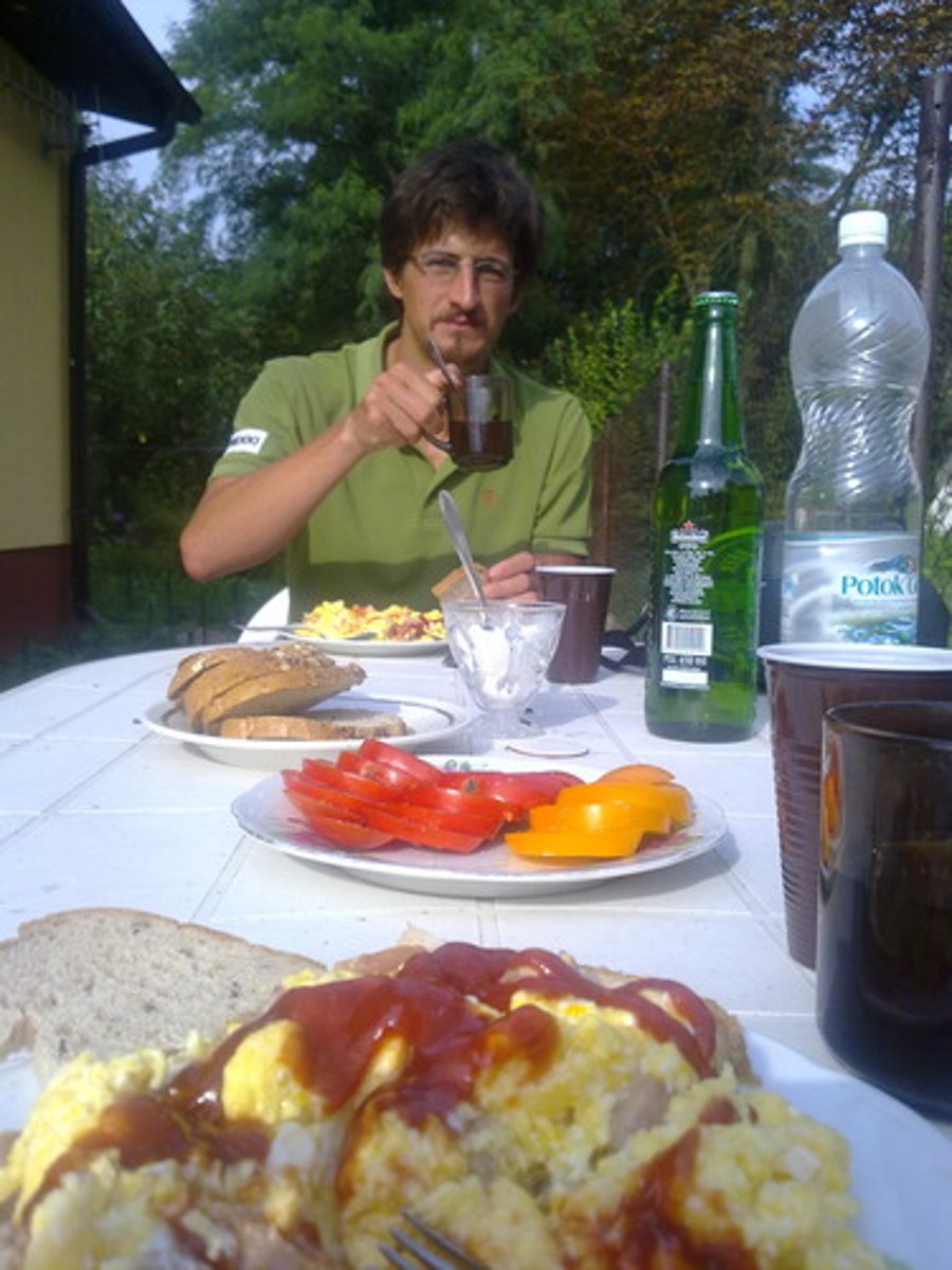<p>¿Con quién __ usted hoy?</p><p>With whom did you eat lunch today?</p>