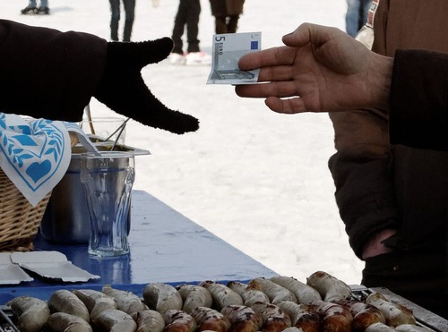 <p>(n) giao dịch, sự chuyển nhượng</p><p>Recent analyses estimate that e-commerce transactions contribute roughly 30% more greenhouse gas emissions per order than traditional retail. Packaging alone accounts for nearly 12% of global packaging emissions, transforming the benefits of convenience into a hidden burden.</p><p>(Các phân tích gần đây ước tính rằng các giao dịch thương mại điện tử đóng góp lượng khí thải nhà kính trên mỗi đơn hàng nhiều hơn khoảng 30% so với bán lẻ truyền thống. Chỉ riêng bao bì đã chiếm gần 12% lượng khí thải bao bì toàn cầu, biến lợi ích của sự tiện lợi thành gánh nặng ẩn.)</p>