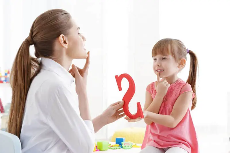 <p><sub>(v) </sub><span style="color: blue"><strong><sub>bắt chước âm thanh</sub></strong></span></p><p><sub>The girl tried to mimic a sound in English just like her native-speaking teacher</sub></p>